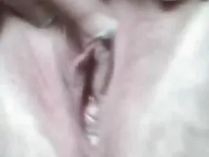 女の子はあまりにも破壊され、SE鴨を持っ ...