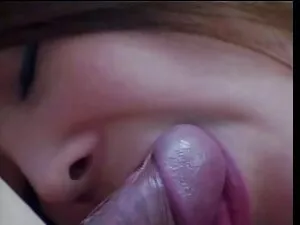 熱い乳首は、メンバーと親友の性交に植えら ...