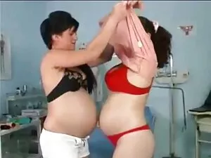 スリムな金髪の大きなコッククソ 女性 の ...