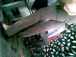 私のお母さんは怒って、シャワーで彼女の息 ...