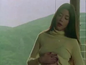 美しさmasturbatesと指彼女の胸 ...