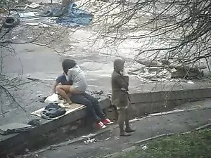 誰がそれをして、それを内部で運命づけたの ...