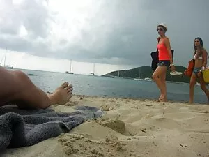 猫と兼は彼女の口の中にあった 女性 の  ...