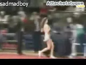 金髪に決めた楽しみのカメラ 女性 の た ...